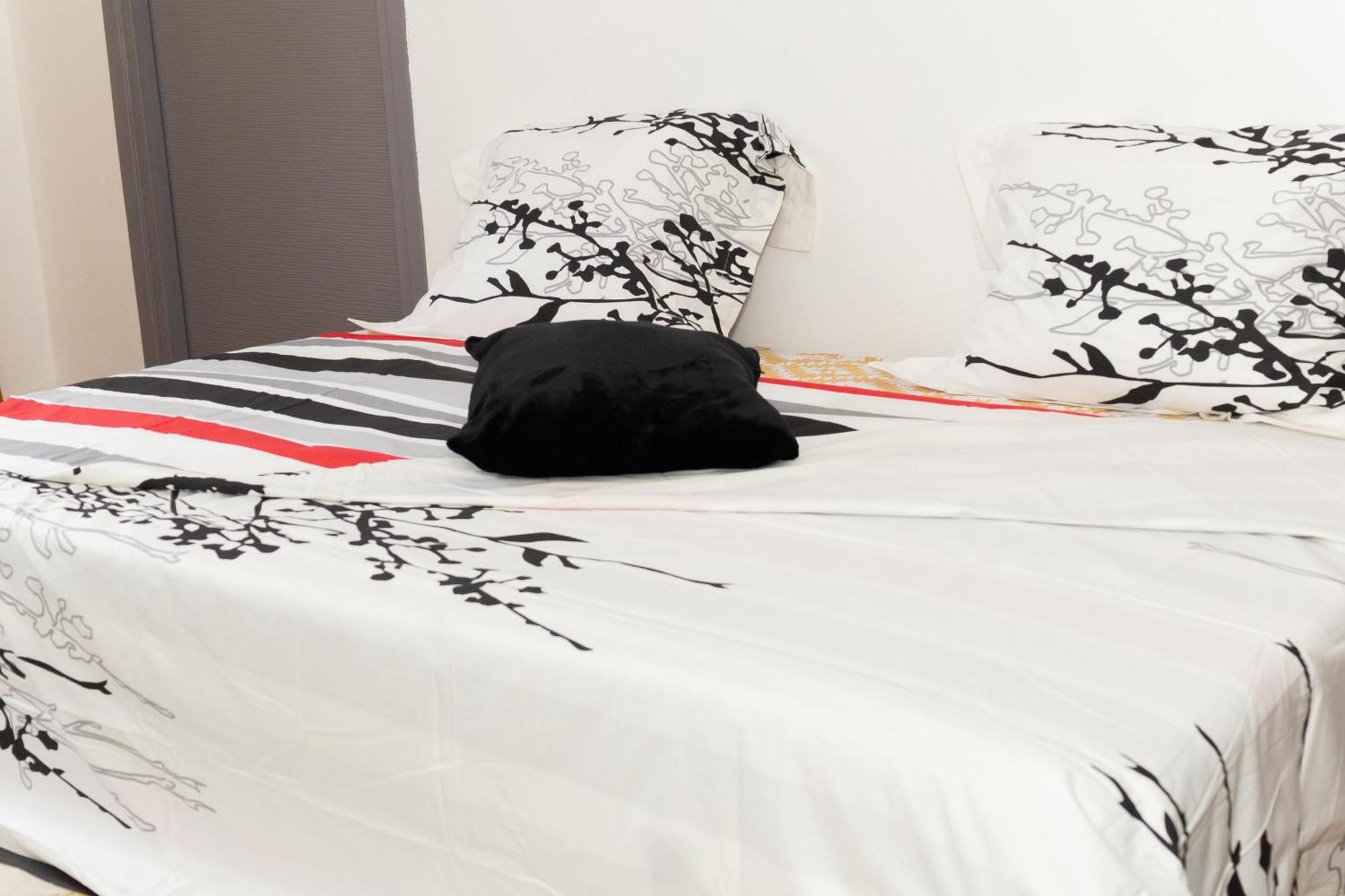 Sky Haven, 5mins Orly Airport Apartment *