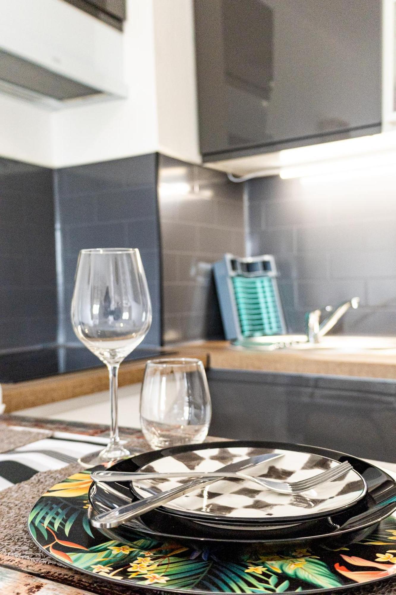 Sky Haven, 5mins Orly Airport Apartment